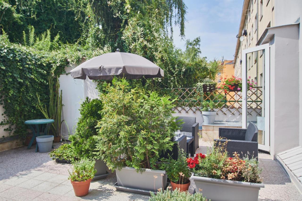 Nice Home To Stay At Prague Close To Castle With Terrace And Garden Екстер'єр фото