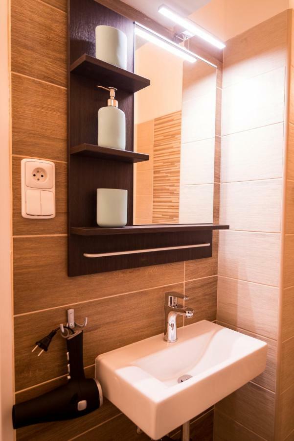 Nice Home To Stay At Prague Close To Castle With Terrace And Garden Екстер'єр фото