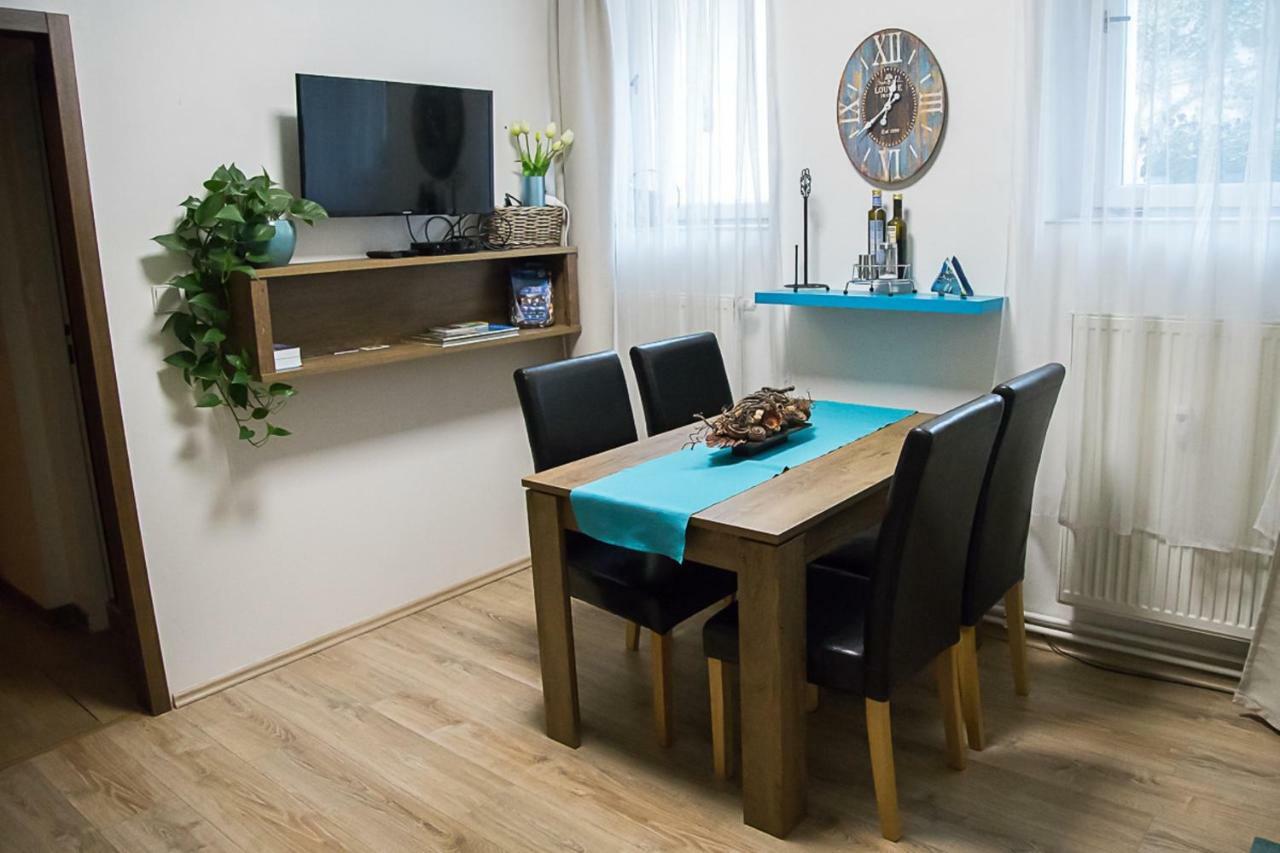 Nice Home To Stay At Prague Close To Castle With Terrace And Garden Екстер'єр фото